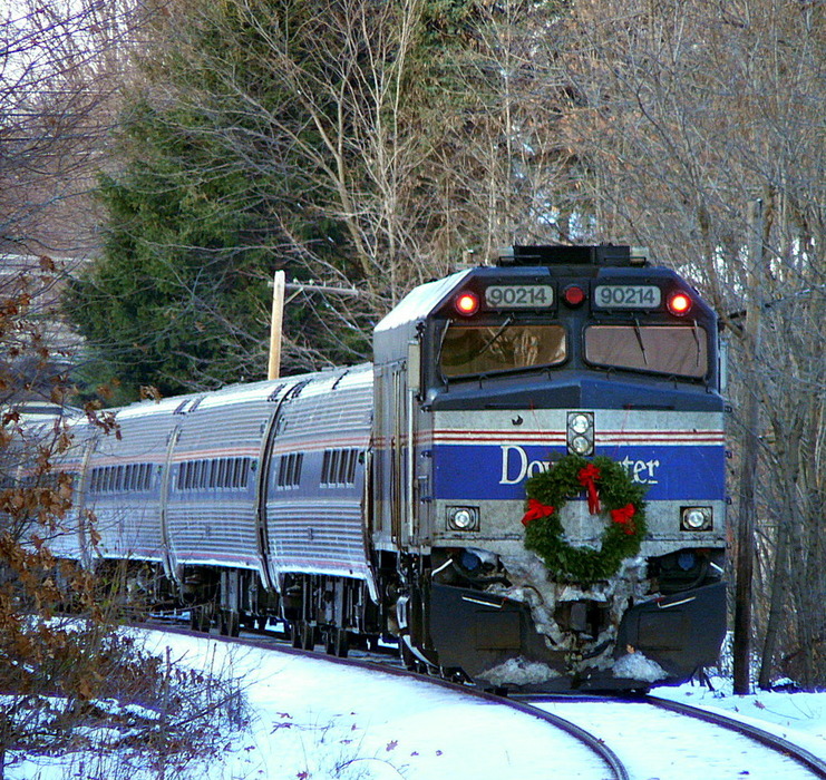 Photo of Northbound Downeaster at Newmarket NH