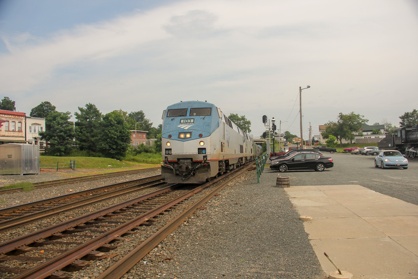 Photo of Amtrak #449 with 3 units!