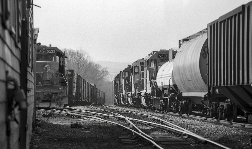 Photo of Palmer's Conrail Glory Days #6:  NECR Pulling Thru Yard
