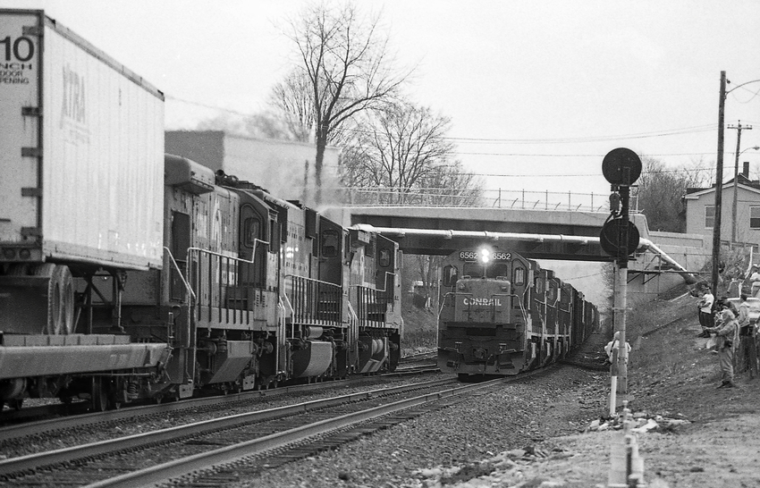 Photo of Palmer's Conrail Glory Days #14 - TV Train into Passing Track
