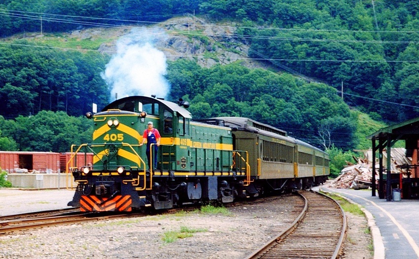 Photo of Green Mountain RS1 leads excursion at Bellows Falls