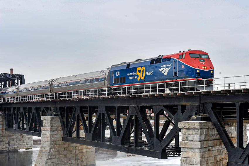 Photo of Downeaster train #-684