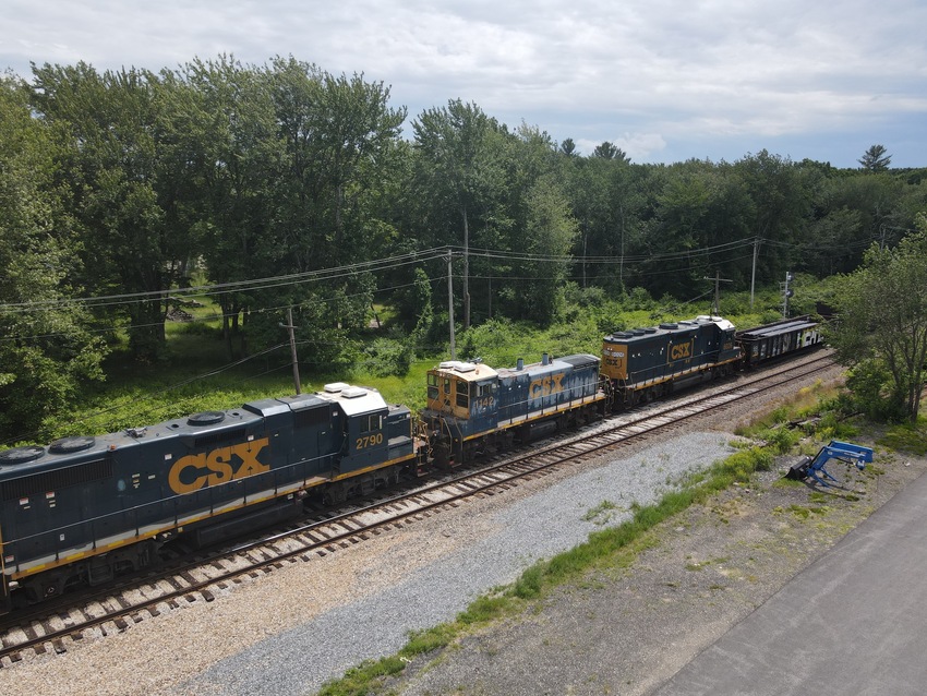 Photo of New CSX power going up North