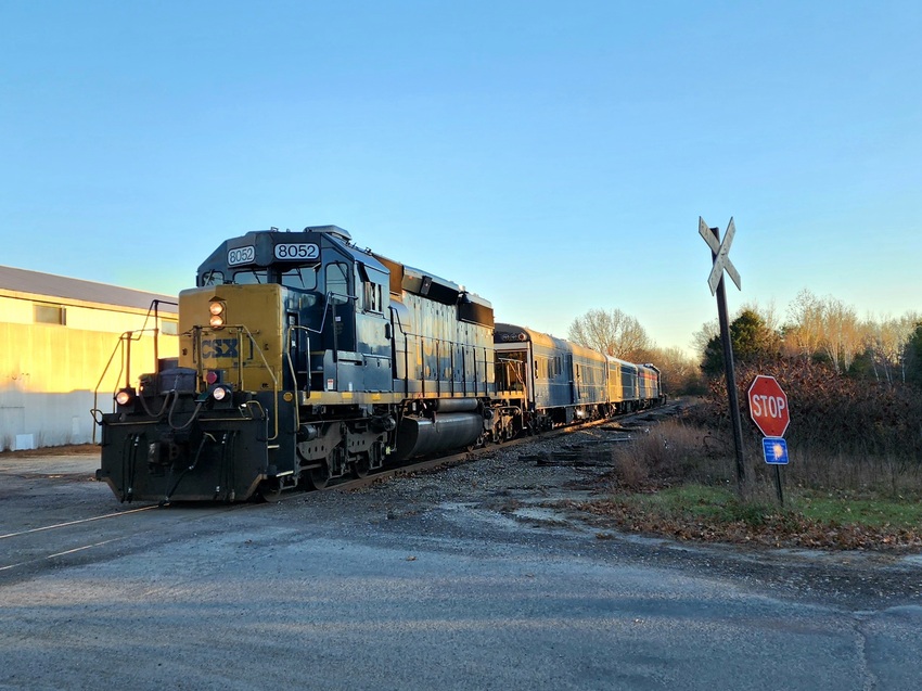 Photo of CSX Geometry Train at Wright Avenue in Merrimack