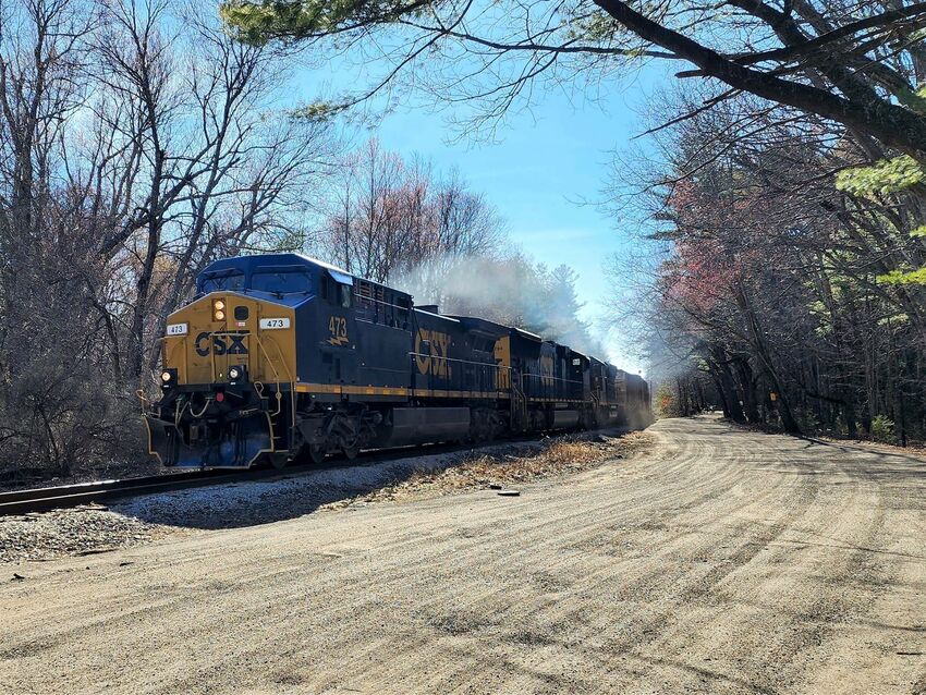 Photo of M426 CSXT 473 Heading East from Westford