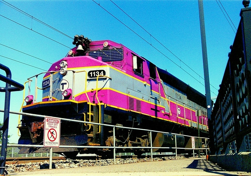 Photo of MBTA GP40MC at Mansfield